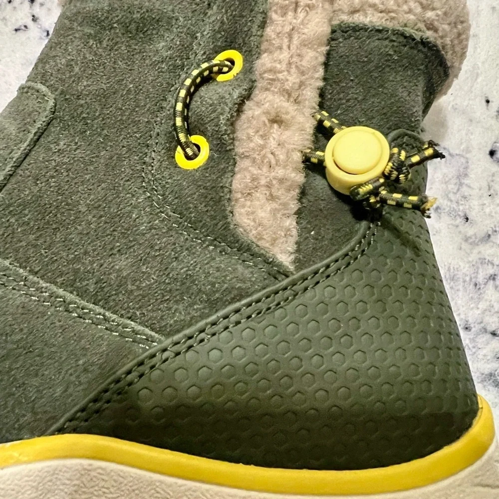 BareTraps Charcoal and Tan Winter Boots